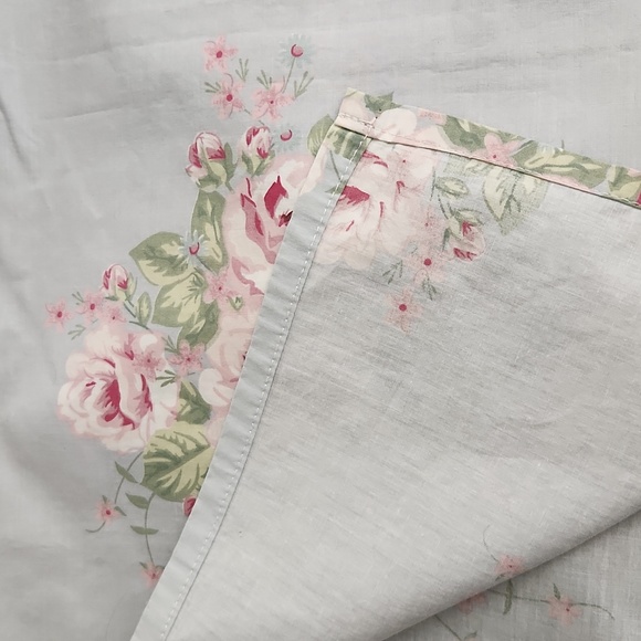 Shabby/Cottage Chic pastel blue w/pink roses window valance. - Picture 4 of 5